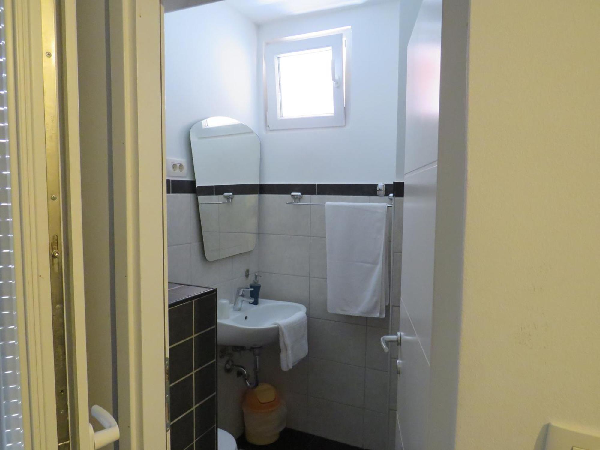 Holidays 4 Apartment Split